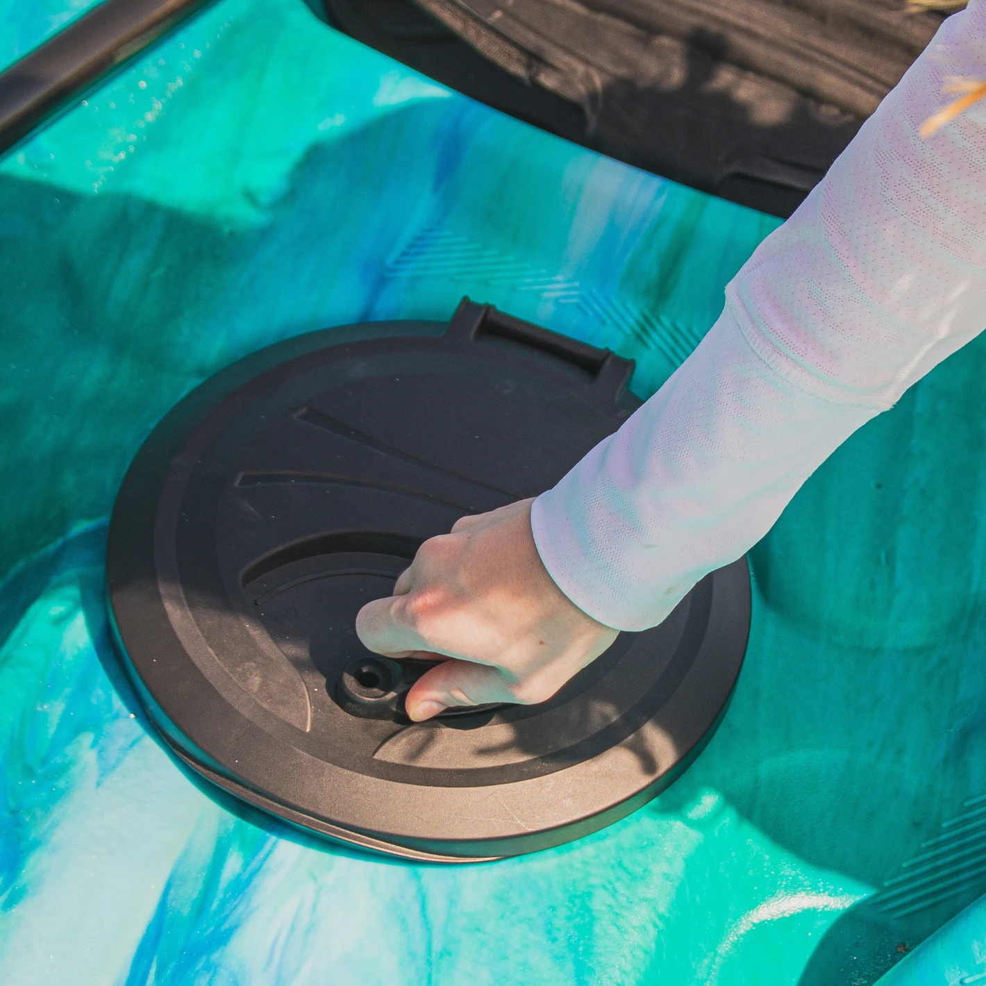 Black Round Hatch Cover - Image 2